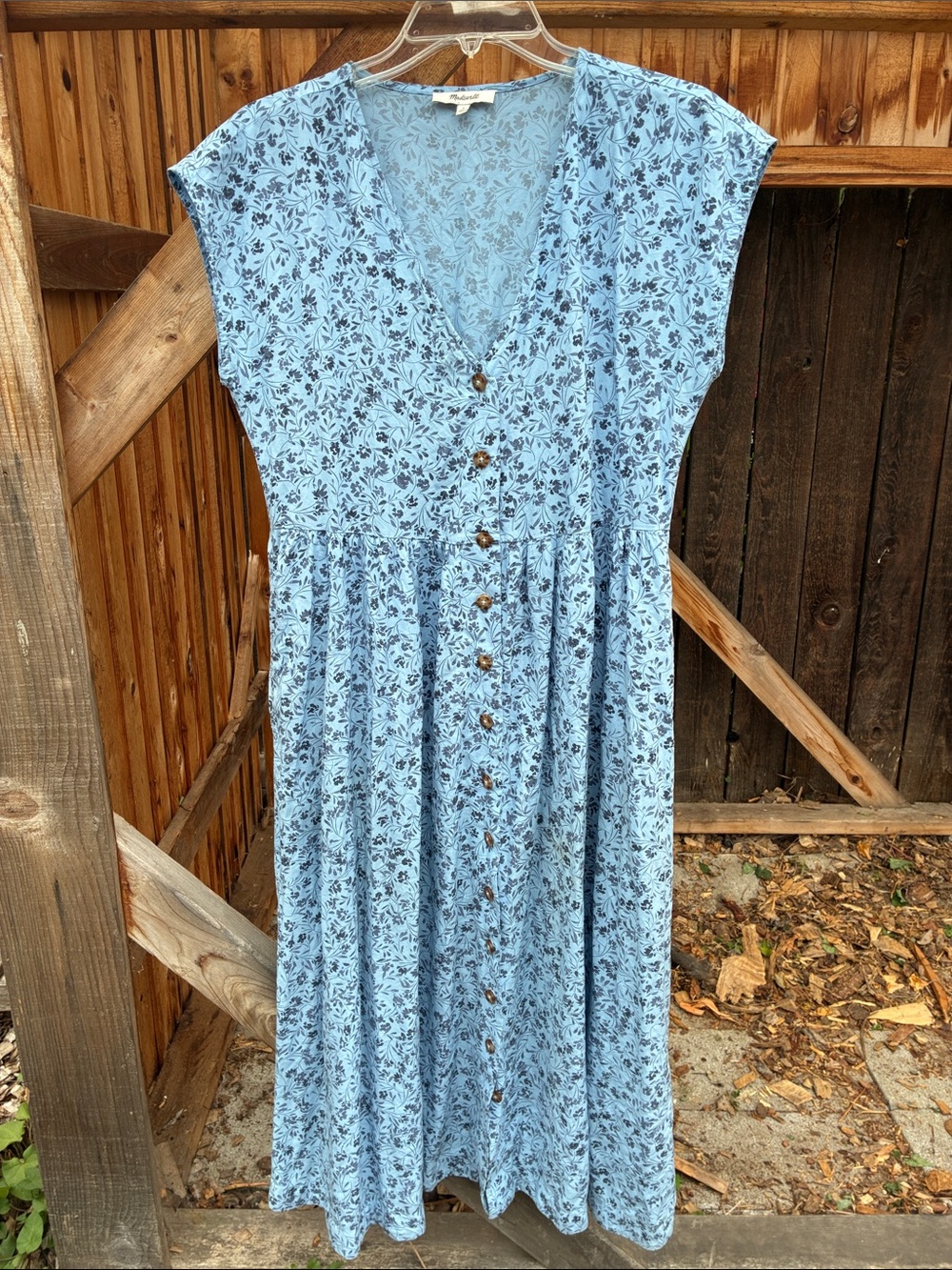 Title: Madewell Light Blue Ditsy Floral Button-Front Midi Dress